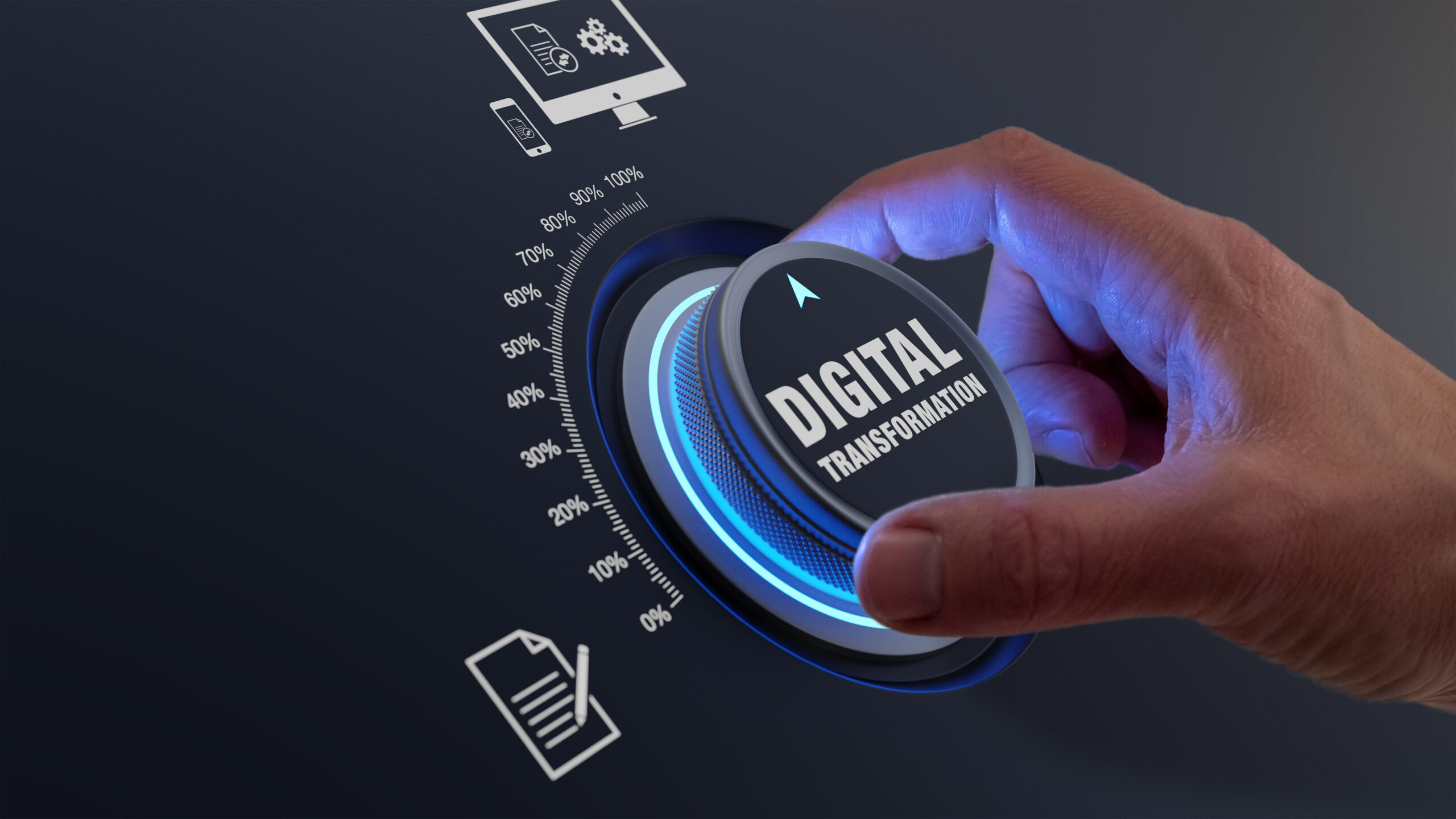 Digitale Transformation unter Einsatz von Informationstechnologien wie Cloud Computing, Geschäftsprozessmanagement und Automatisierung zur Steigerung der Effizienz. Konzept mit Handgriff zum Drehen, um die Digitalisierung von Daten zu fördern.